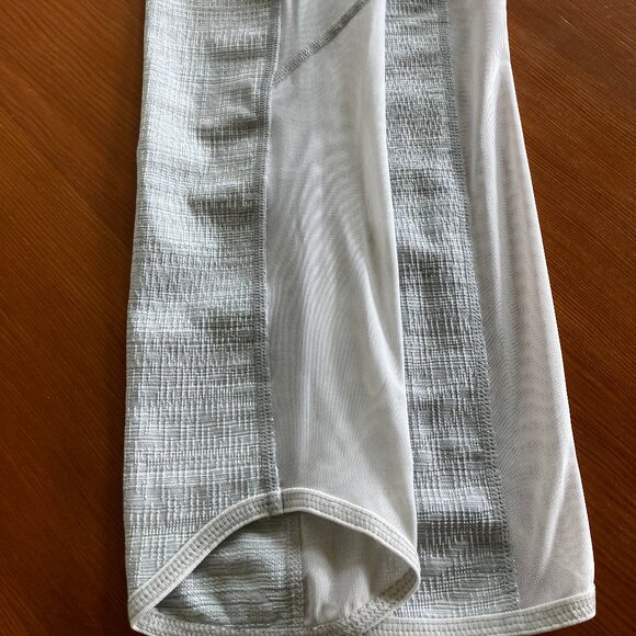 Athleta, Yoga Pants, Mesh Sides with Two Side Pockets, Size XS, Gray and White. - Picture 3 of 5